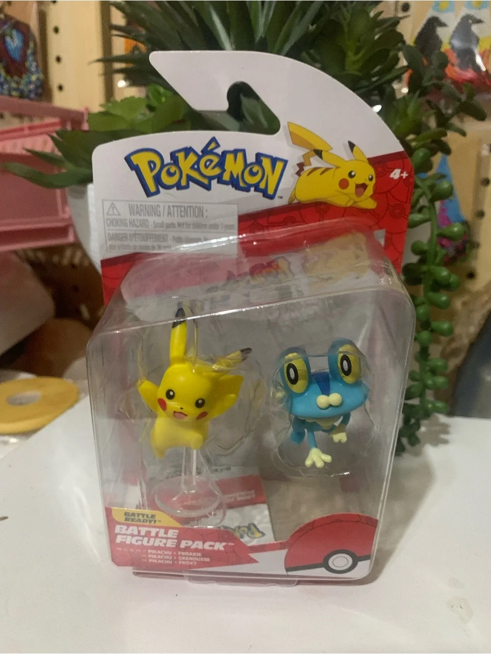 Pikachu & Froakie Battle Figure Pack - Yellow & Blue
